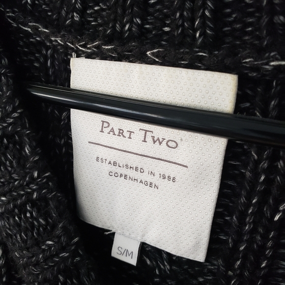 Luxury Sleeved Poncho - Picture 5 of 5